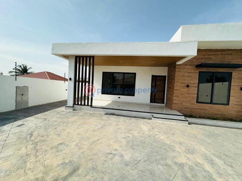 3 bedroom Detached Bungalow For Sale Lakeside Estates. Adenta Municipal Accra - 7