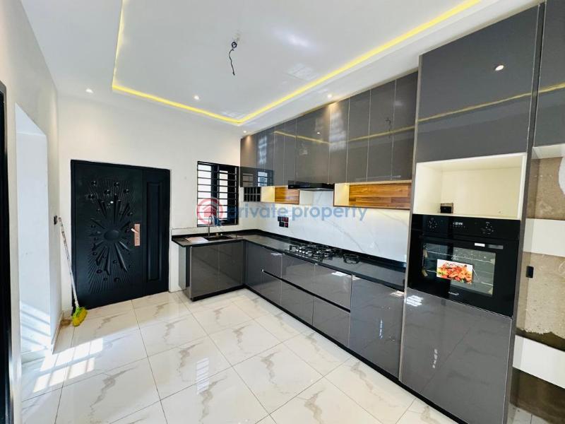 3 bedroom Detached Bungalow For Sale Lakeside Estates. Adenta Municipal Accra - 15