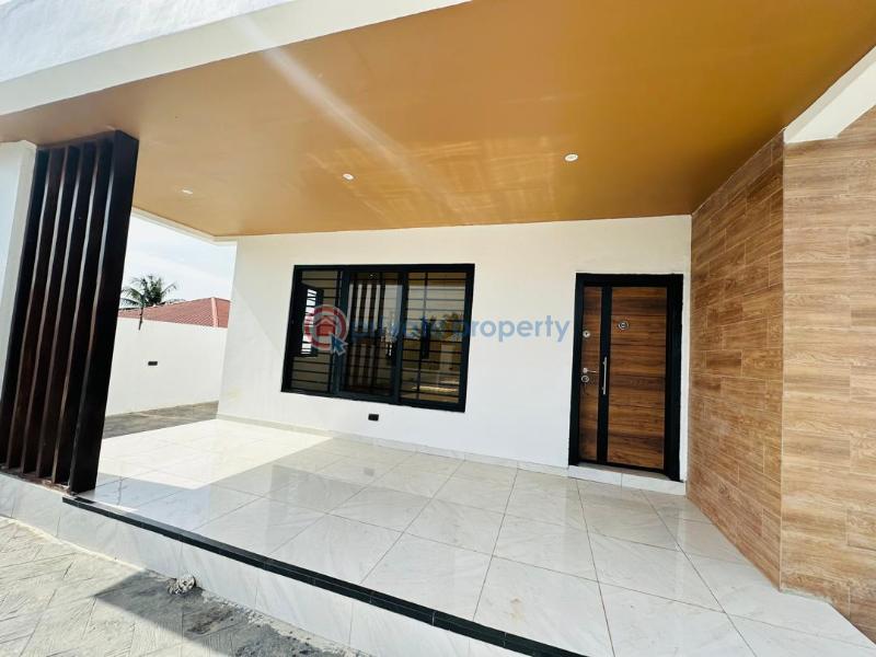 3 bedroom Detached Bungalow For Sale Lakeside Estates. Adenta Municipal Accra - 1