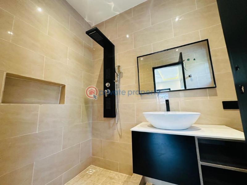 3 bedroom Detached Bungalow For Sale Lakeside Estates. Adenta Municipal Accra - 16