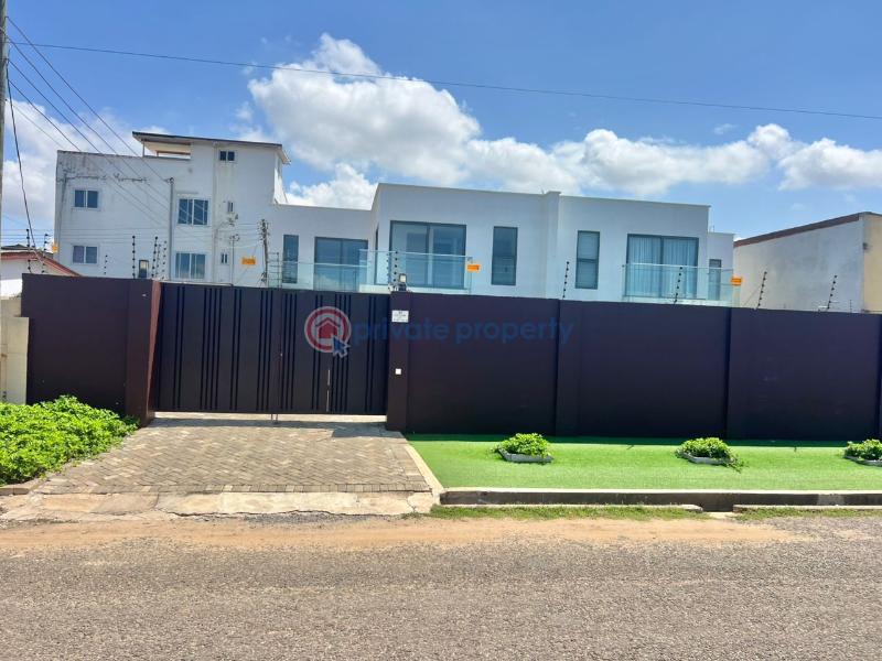3 bedroom House For Rent South La Estate Opposite Labone Road Accra Metropolitan  - 1