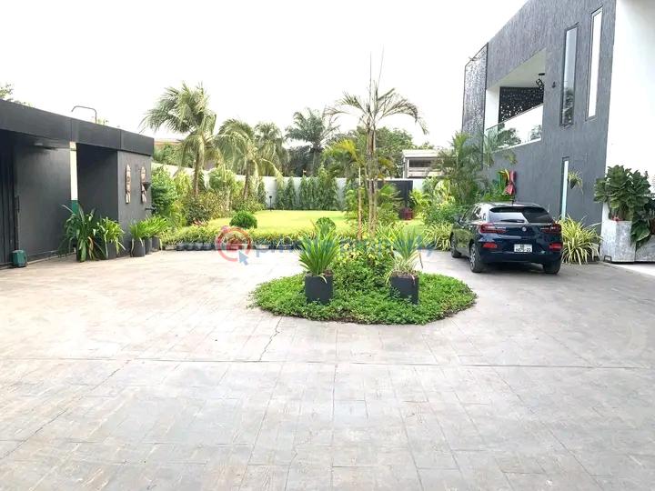 5 bedroom Townhouse For Rent Cantonments Accra - 3