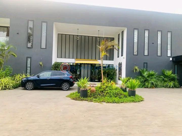5 bedroom Townhouse For Rent Cantonments Accra - 0