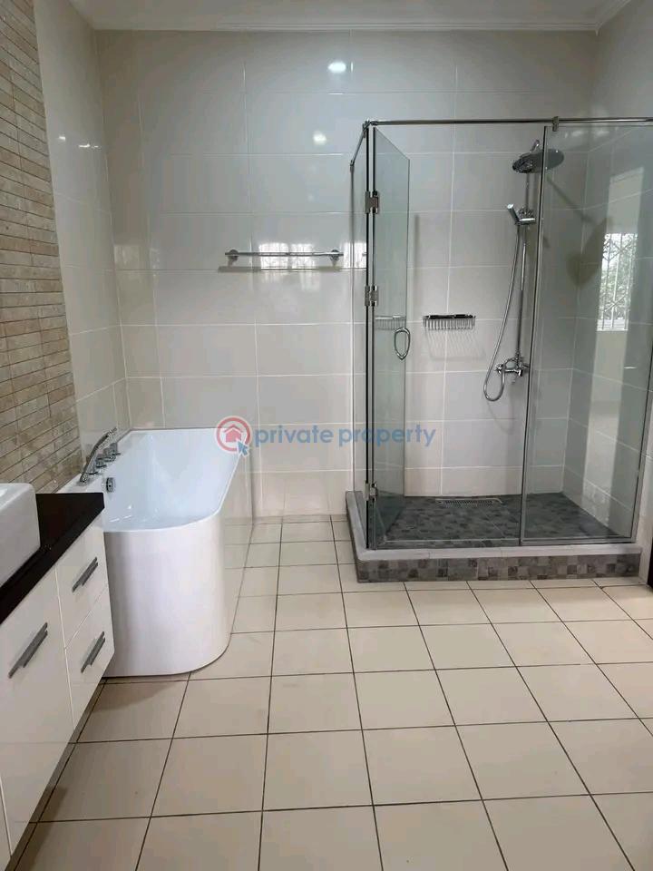 5 bedroom Townhouse For Rent Cantonments Accra - 2