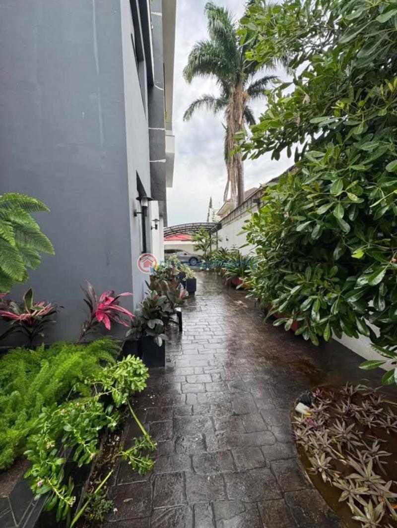 5 bedroom Townhouse For Sale Accra Ghana Cantonments  - 16