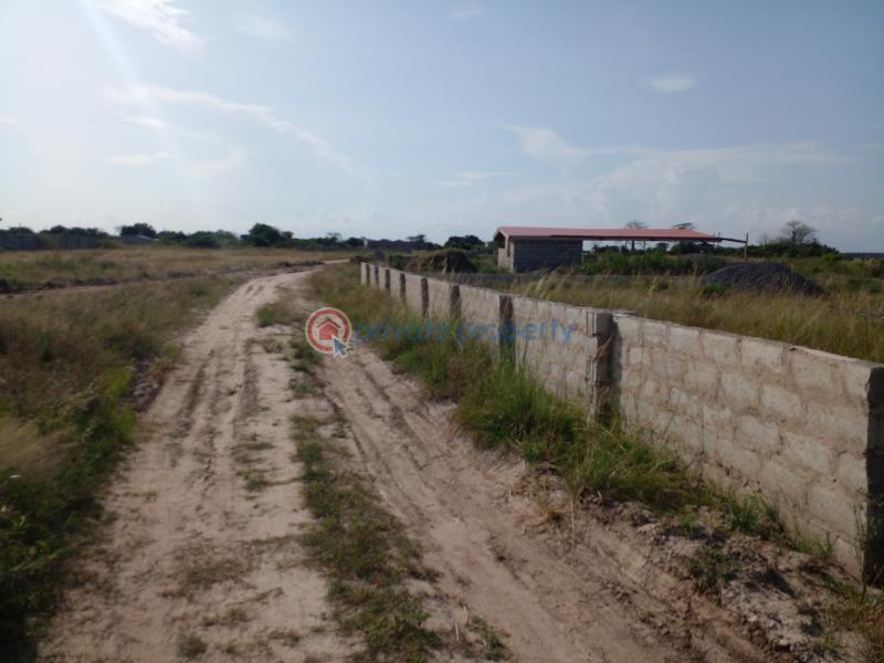 Land For Sale Lakpleku Central University Dawhenya Ningo Prampram District Accra - 1