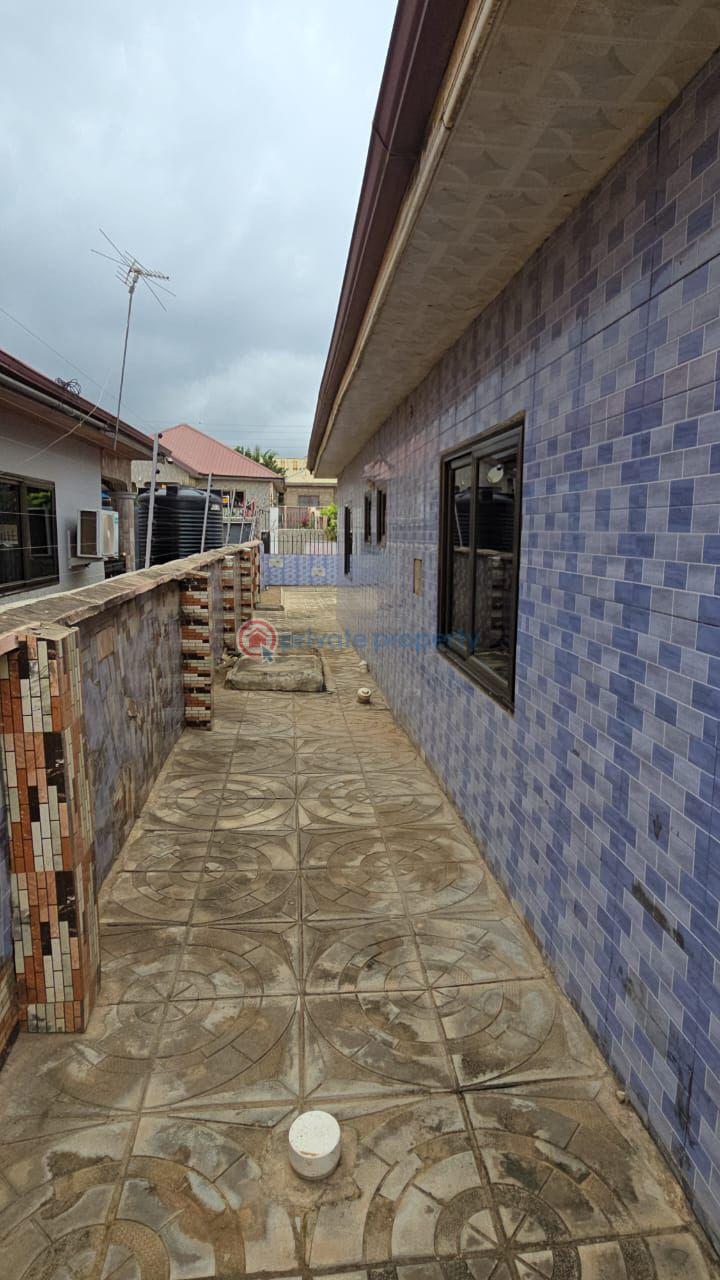 2 bedroom House For Sale Adom Estate Kasoa Awutu-Senya East Central Region - 3