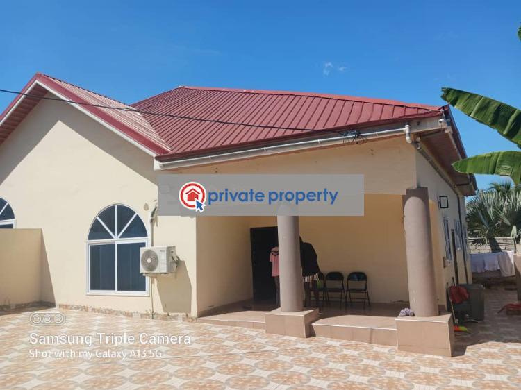 2 bedroom Semi detached Bungalow For Sale &nbsp;kwabenya Acp Accra Metropolitan  - 5