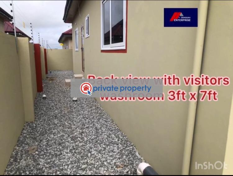 3 bedroom Detached Bungalow For Sale &nbsp;kasoa Yoomart Area Accra Metropolitan  - 4