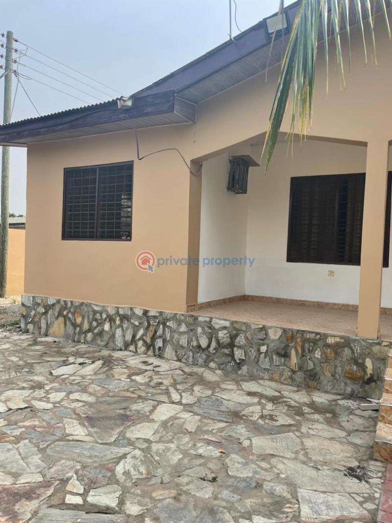 5 bedroom House For Sale Kakraba Kasoa Awutu-Senya East Central Region - 12