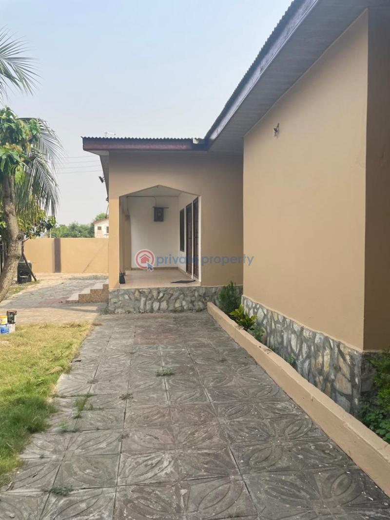5 bedroom House For Sale Kakraba Kasoa Awutu-Senya East Central Region - 1