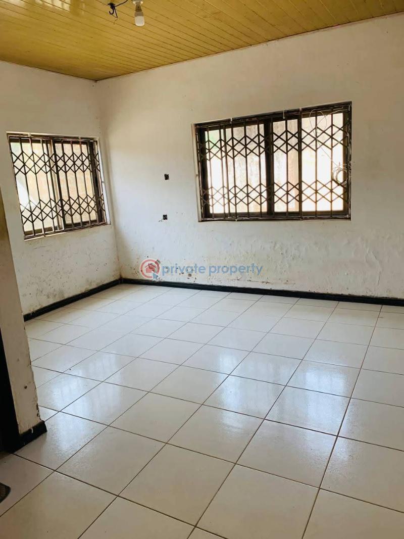 5 bedroom Detached Bungalow For Sale Boi Abokobi Ga East Municipal Accra - 5