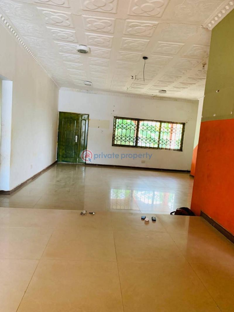 5 bedroom Detached Bungalow For Sale Boi Abokobi Ga East Municipal Accra - 4