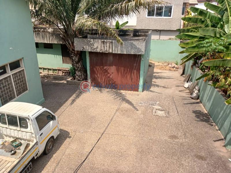 6 bedroom House For Sale South Odorkor Sakaman Accra Metropolitan  - 5