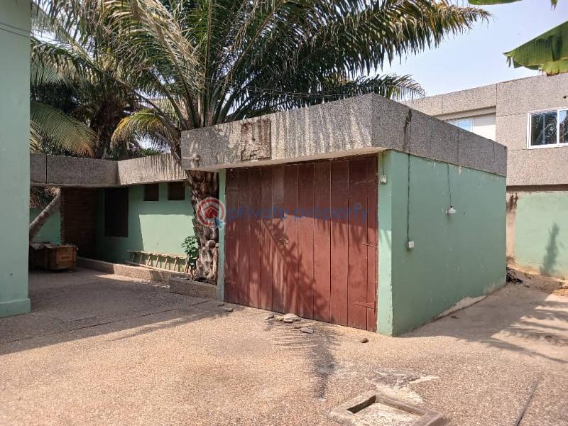 6 bedroom House For Sale South Odorkor Sakaman Accra Metropolitan  - 4