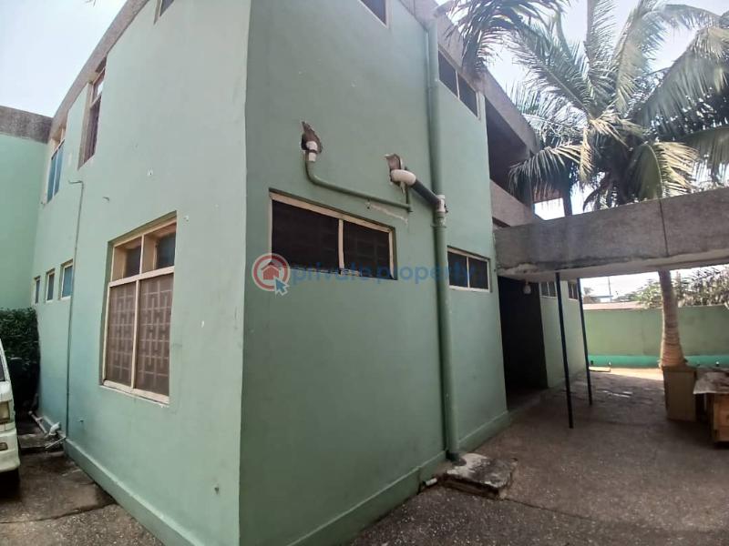 6 bedroom House For Sale South Odorkor Sakaman Accra Metropolitan  - 3