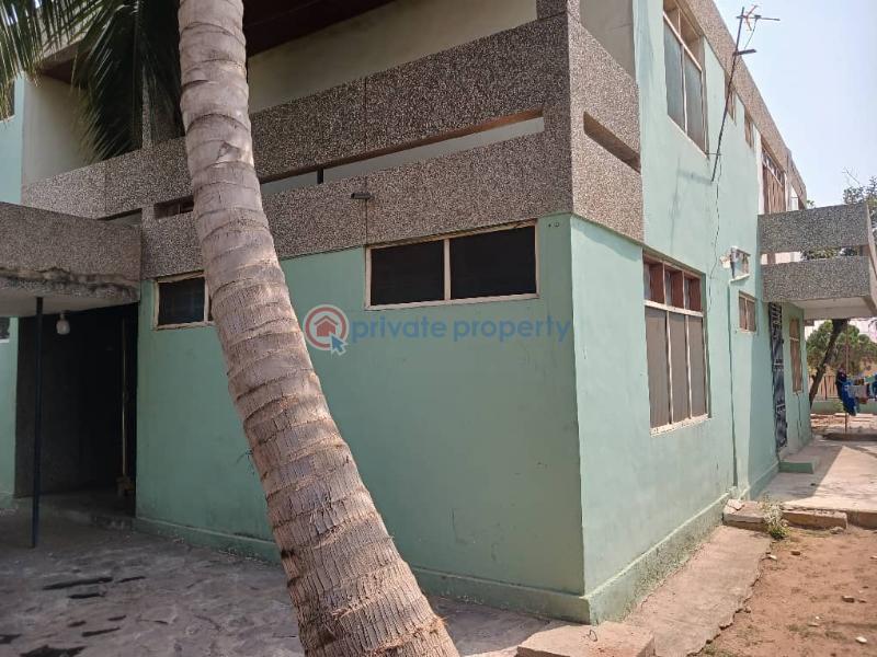 6 bedroom House For Sale South Odorkor Sakaman Accra Metropolitan  - 8