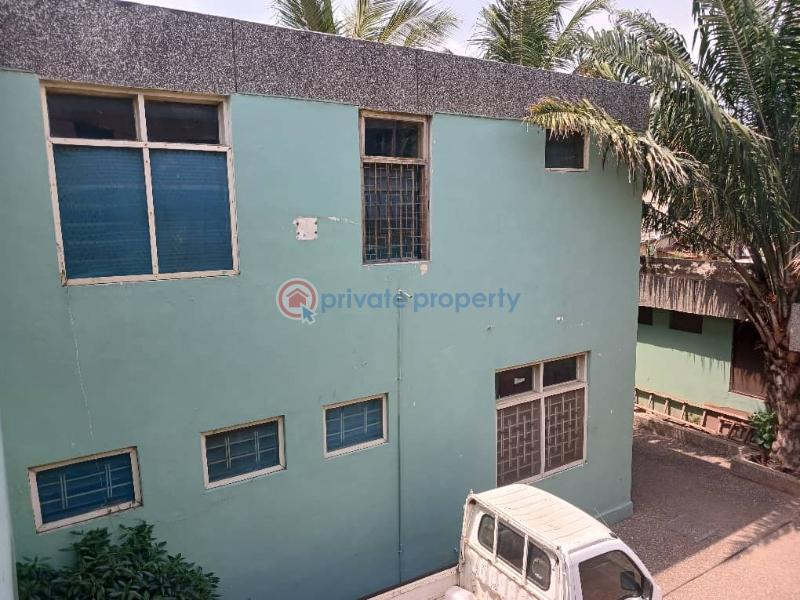 6 bedroom House For Sale South Odorkor Sakaman Accra Metropolitan  - 9
