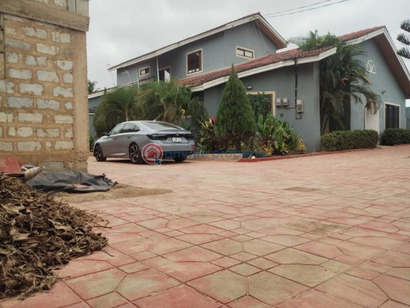 8 bedroom House For Sale New Weija Choice Area Weija Ga South Municipal Accra - 3