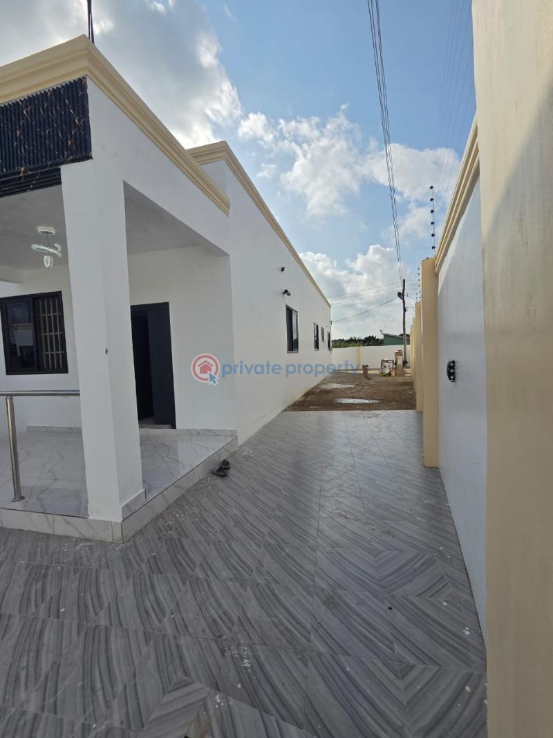 4 bedroom Detached Bungalow For Sale Krispol City Opeikuma Awutu-Senya East Central Region - 3