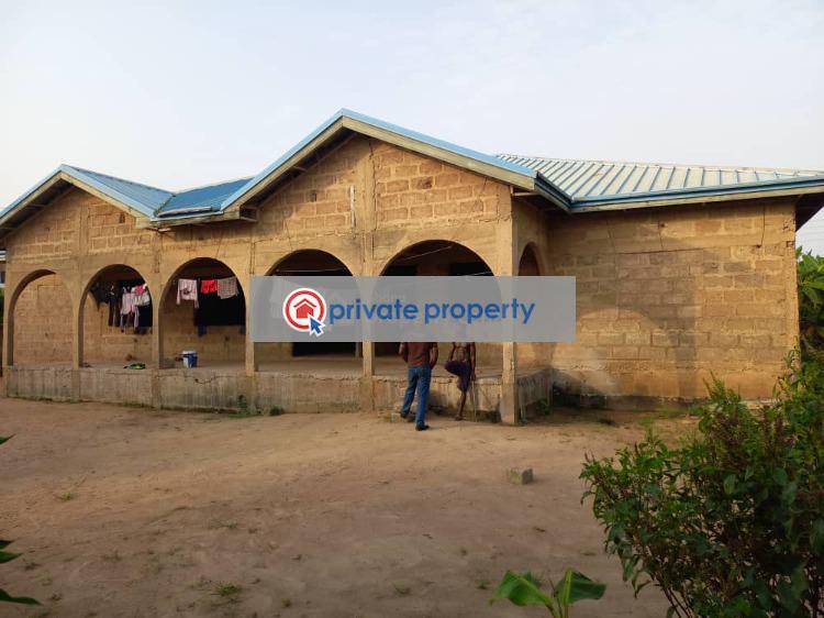 6 bedroom Detached Bungalow For Sale &nbsp;kasoa Ofaakor Accra Metropolitan  - 4