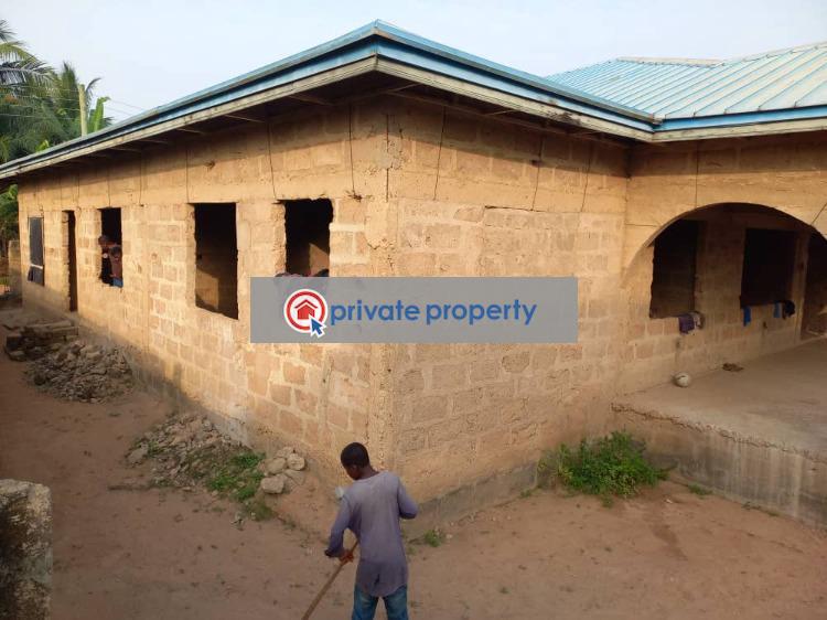 6 bedroom Detached Bungalow For Sale &nbsp;kasoa Ofaakor Accra Metropolitan  - 4