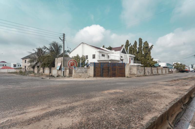 9 bedroom House For Sale Adjiringanor East Legon Accra - 5