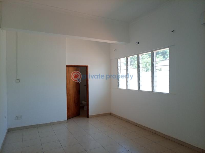 5 bedroom Detached Bungalow For Sale Cocoa Clinic Area North Kaneshie Accra - 10