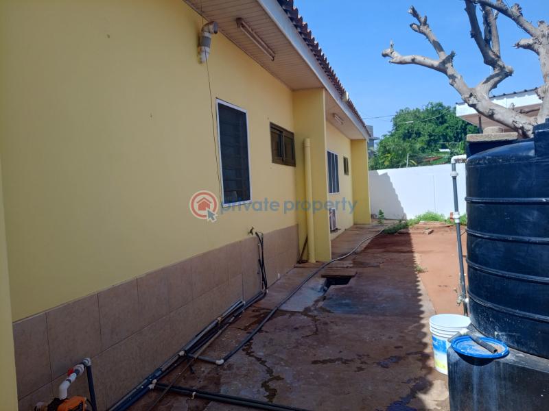5 bedroom Detached Bungalow For Sale Cocoa Clinic Area North Kaneshie Accra - 3