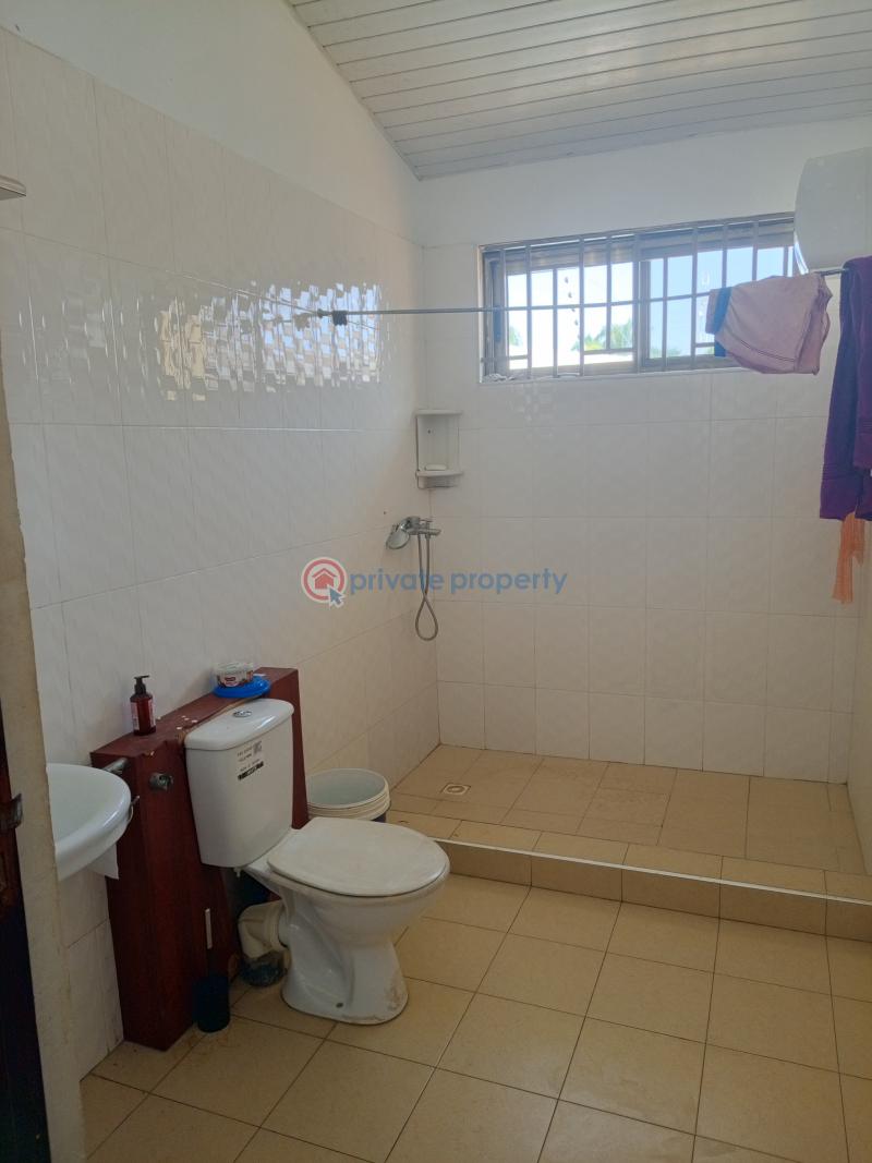 5 bedroom Detached Bungalow For Sale Cocoa Clinic Area North Kaneshie Accra - 8