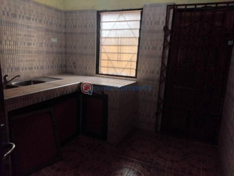 3 bedroom House For Rent Oduman Emmanuel Junction Accra Metropolitan  - 3