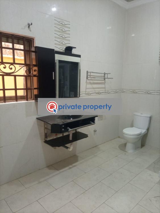 4 bedroom Semi detached Duplex For Sale &nbsp;pentecost Church Area Community 11 Tema Accra - 11