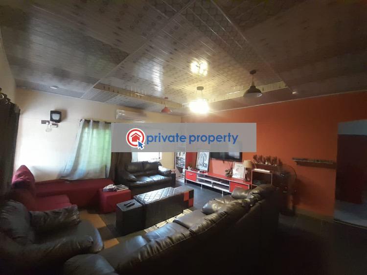 4 bedroom Detached Bungalow For Sale &nbsp;ut Estates Road Junction oyibi. Accra - 15