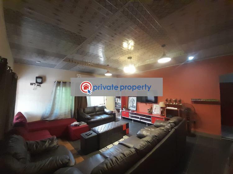 4 bedroom Detached Bungalow For Sale &nbsp;ut Estates Road Junction oyibi. Accra - 8