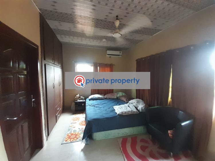 4 bedroom Detached Bungalow For Sale &nbsp;ut Estates Road Junction oyibi. Accra - 9