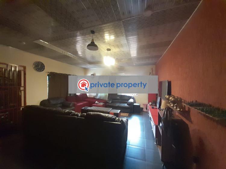 4 bedroom Detached Bungalow For Sale &nbsp;ut Estates Road Junction oyibi. Accra - 5