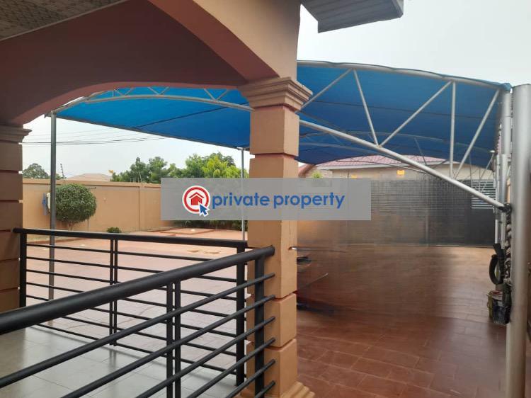 4 bedroom Detached Bungalow For Sale &nbsp;ut Estates Road Junction oyibi. Accra - 1