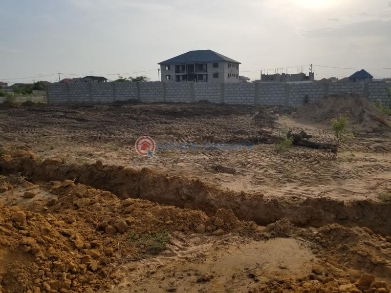 Land For Sale Adom Estate Housing comm 25 Tema Accra - 0