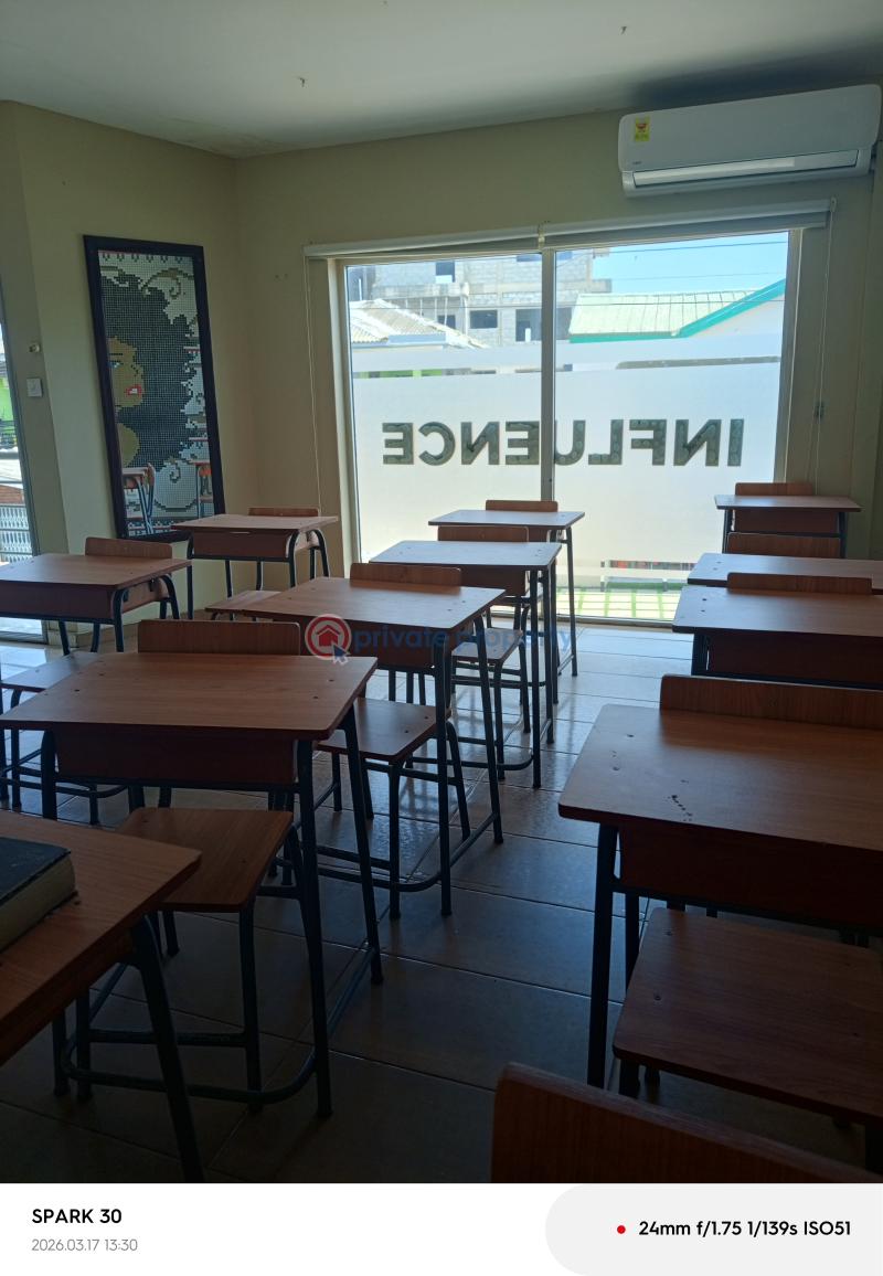 Shop For Rent The Browns Realtor ,1 Minute To The Oxford Street Osu Road Accra - 7