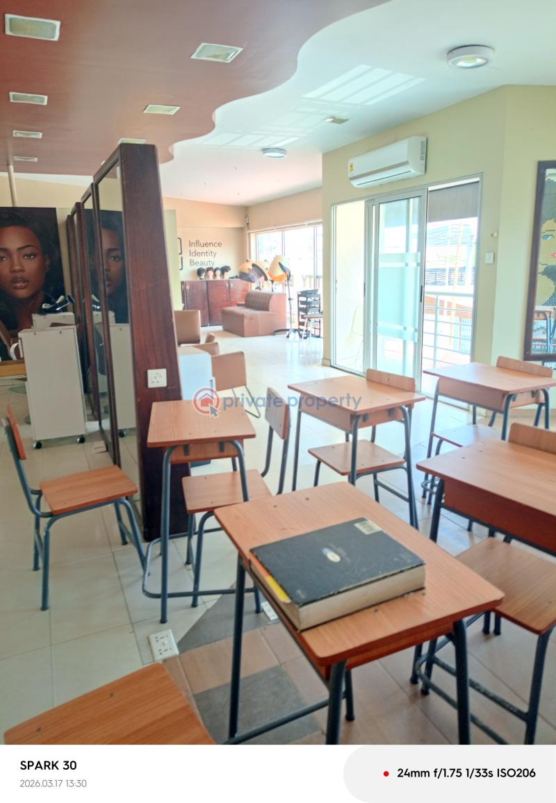 Shop For Rent The Browns Realtor ,1 Minute To The Oxford Street Osu Road Accra - 7