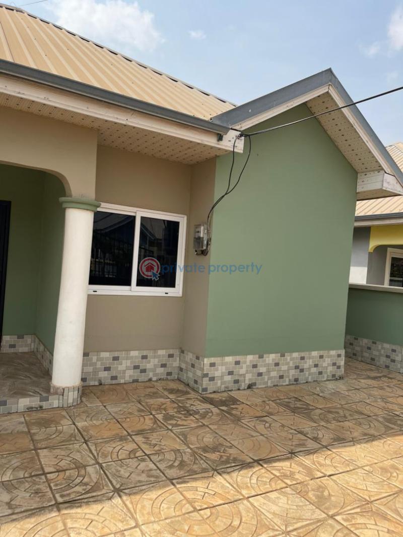2 bedroom House For Sale Community 25 Tema Accra - 5