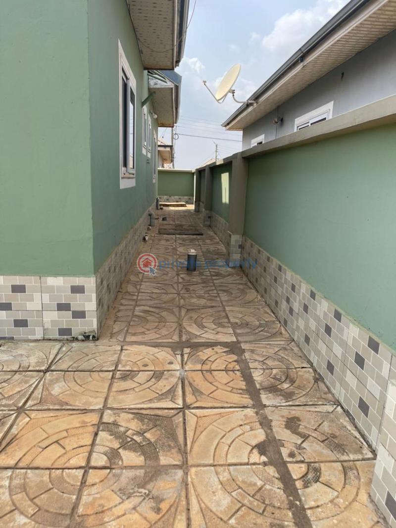 2 bedroom House For Sale Community 25 Tema Accra - 3
