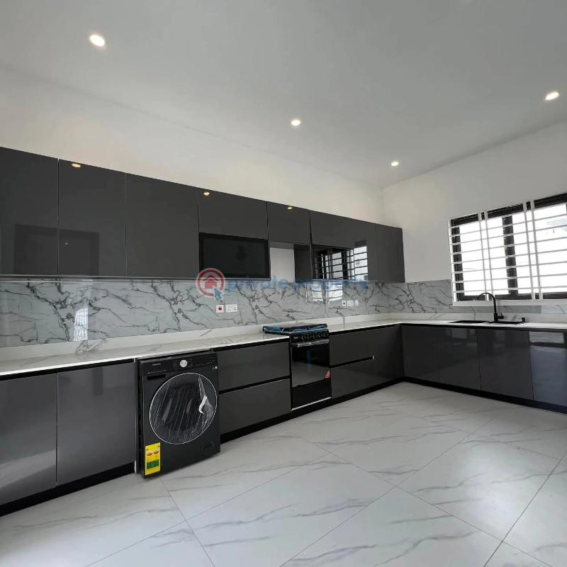 5 bedroom House For Sale Sakumono Spintex Accra - 3