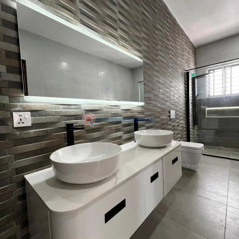 5 bedroom House For Sale Sakumono Spintex Accra - 11