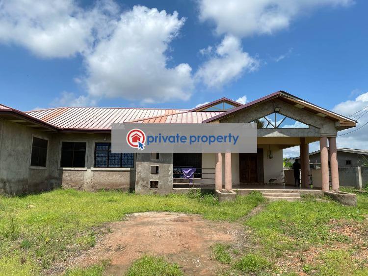 5 bedroom House For Sale Oyibi Accra - 0
