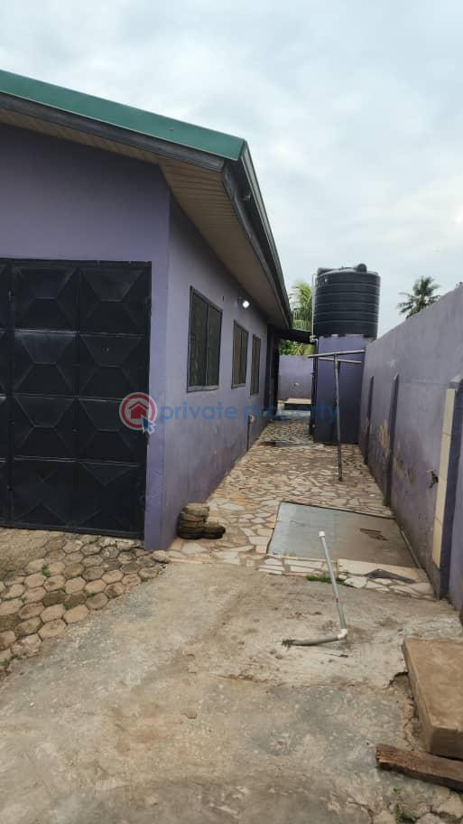 9 bedroom House For Sale Barrier Adenta Adenta Municipal Accra - 4