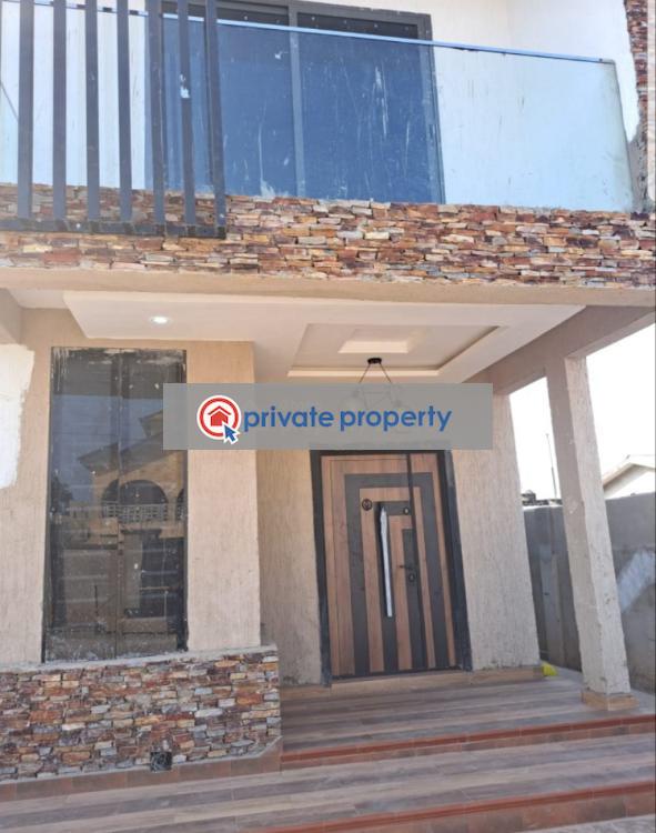 4 bedroom Townhouse For Sale &nbsp;community 16, Few Dist. To Junction Mall Shoprite Not Far From Gt Ban Spintex Accra - 0