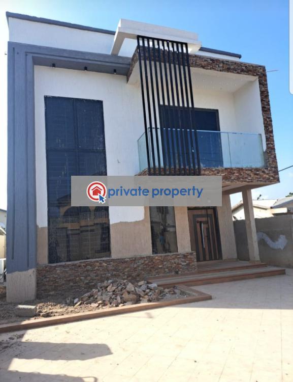 4 bedroom Townhouse For Sale &nbsp;community 16, Few Dist. To Junction Mall Shoprite Not Far From Gt Ban Spintex Accra - 12