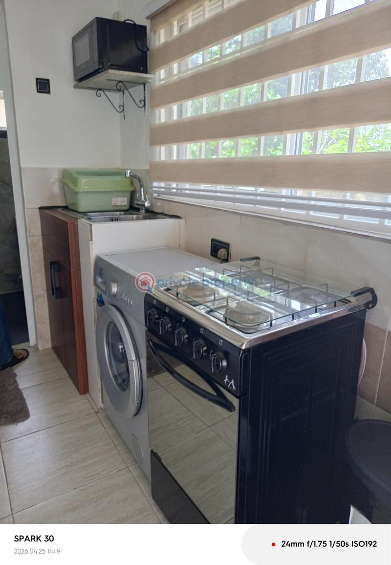 1 bedroom House For Rent The Browns Realtor ,osu Oxford Street Osu Accra - 8