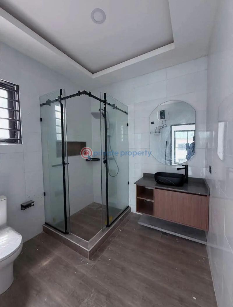 3 bedroom House For Sale Com 16 Spintex Road Accra - 7